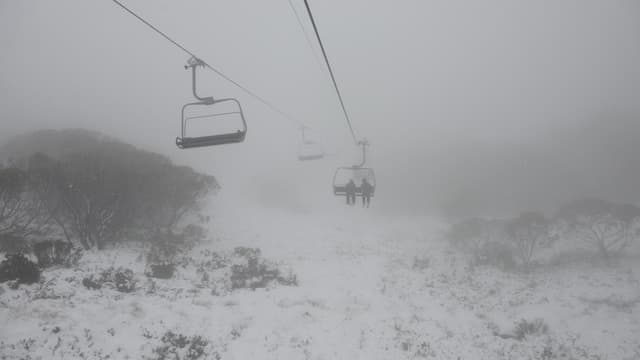Australian snowboarder dies in Japan ski lift accident