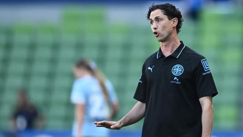 Wanderers stun City to blow open ALW title race