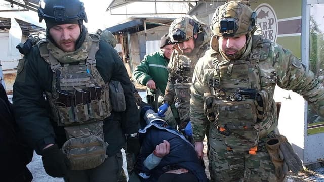 Ukraine, Russia wrap 'productive' first day of talks