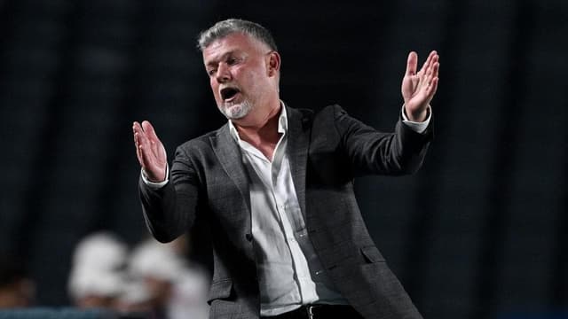 'Jekyll and Hyde': Sydney eye breakthrough Auckland win