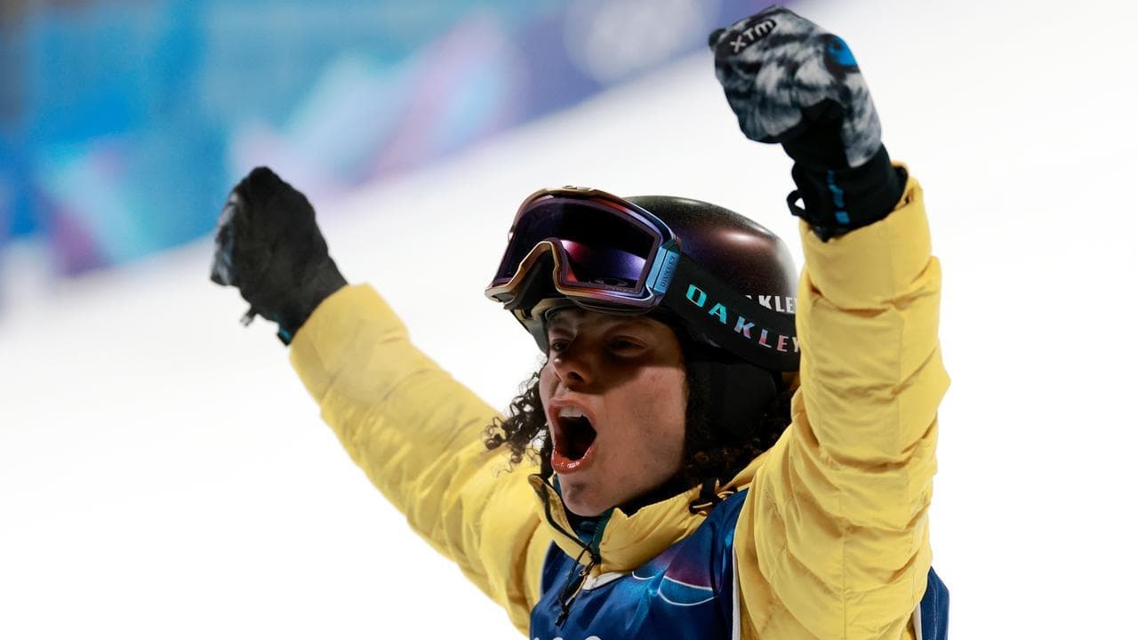 'Crazy': Aussie in tears as Olympics start in style