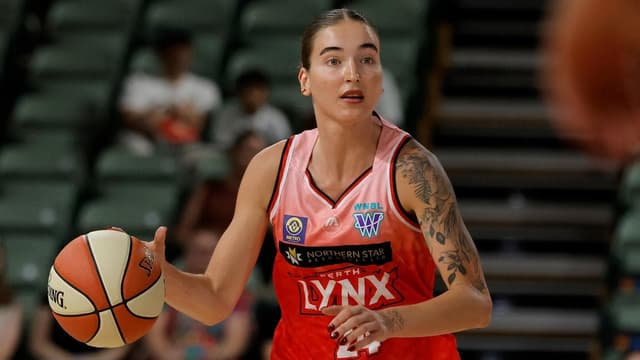 Maley makes milestone as Lynx hand Flames last place