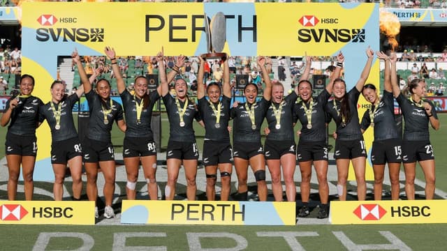 Silver lining for Aussie women as Kiwis cruise to gold