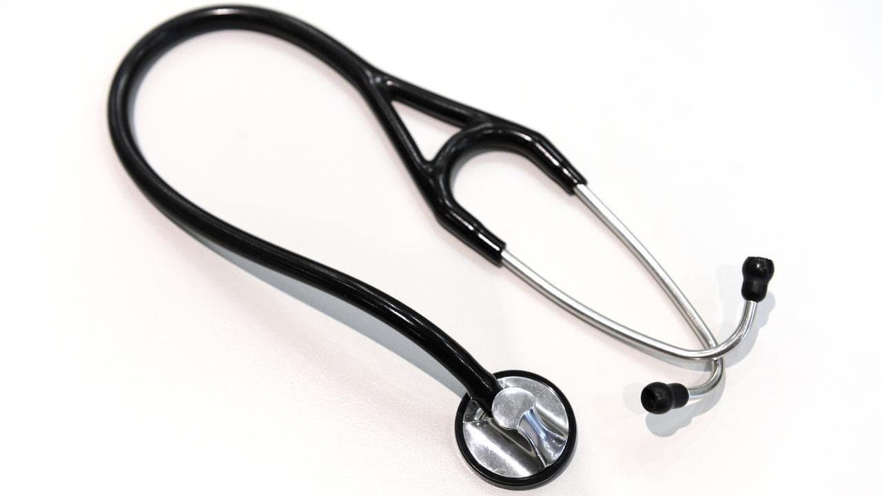 Not a real doctor: AI struggles to treat human patients