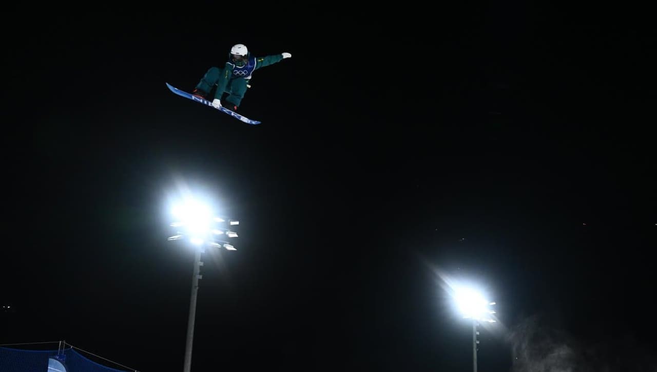 Aussies in awe as leading snowboard trio take to air