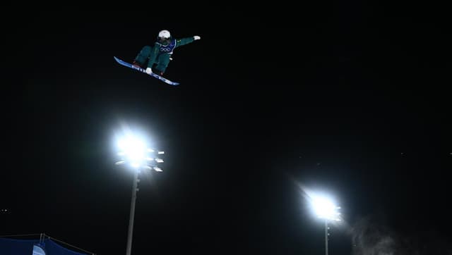 Aussies in awe as leading snowboard trio take to air
