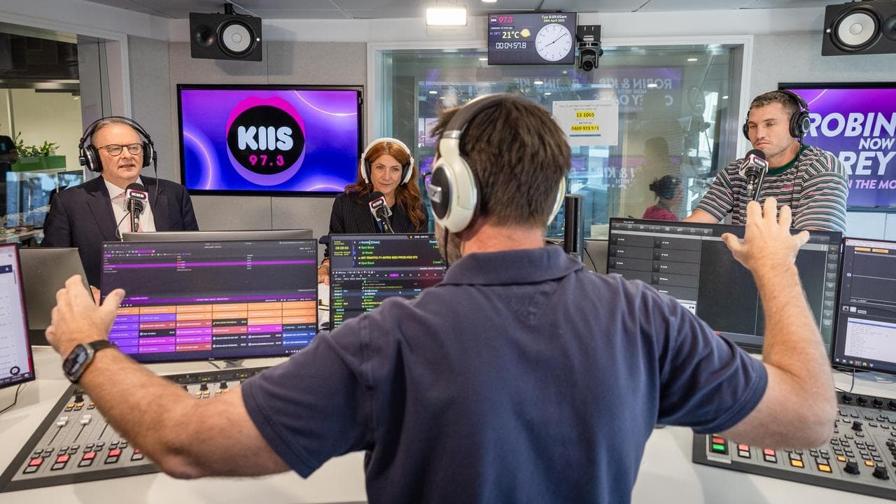 Artificial announcers to be outed in radio rule refresh