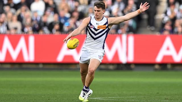 Midfield star Serong inks long-term Dockers deal