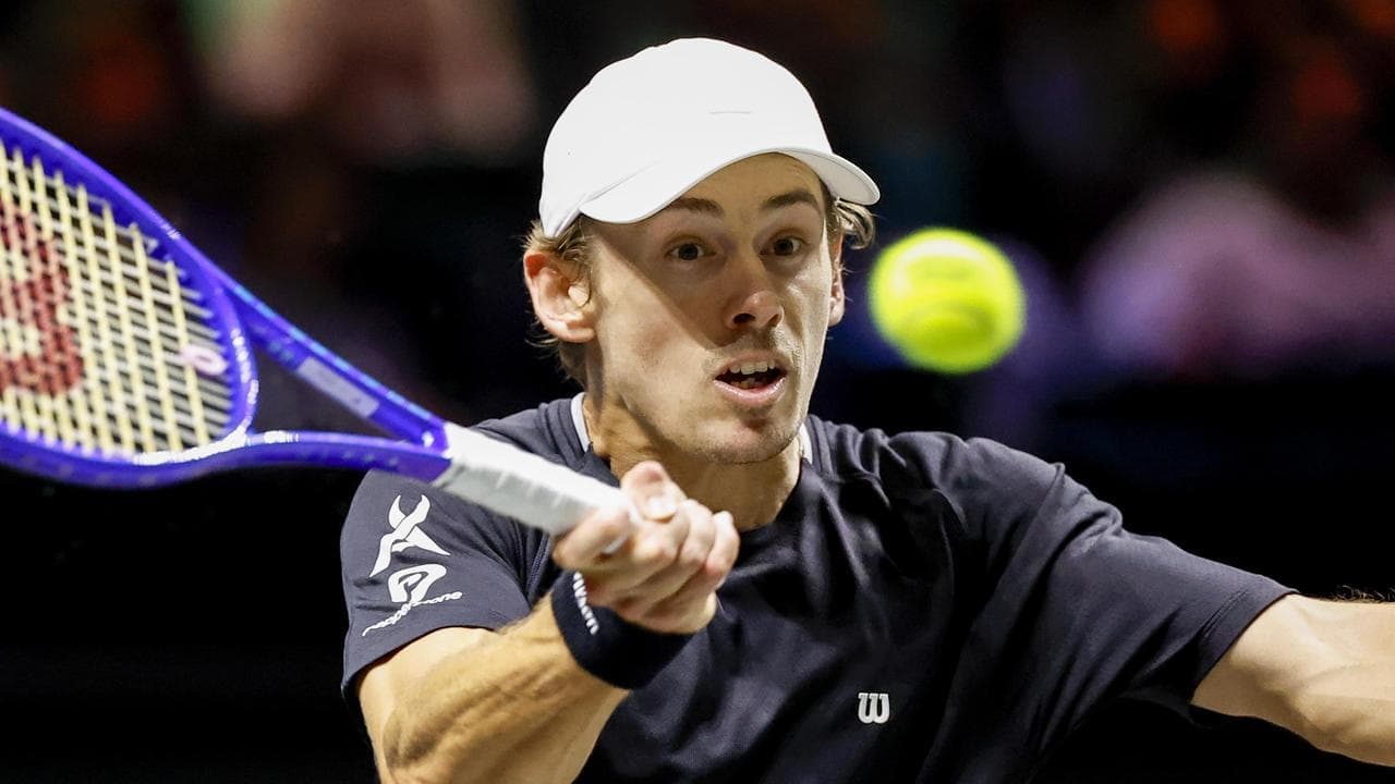 Refreshed de Minaur returns in style in the Netherlands