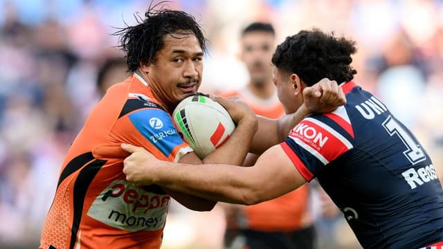 Sione Fainu signs new deal at Wests Tigers