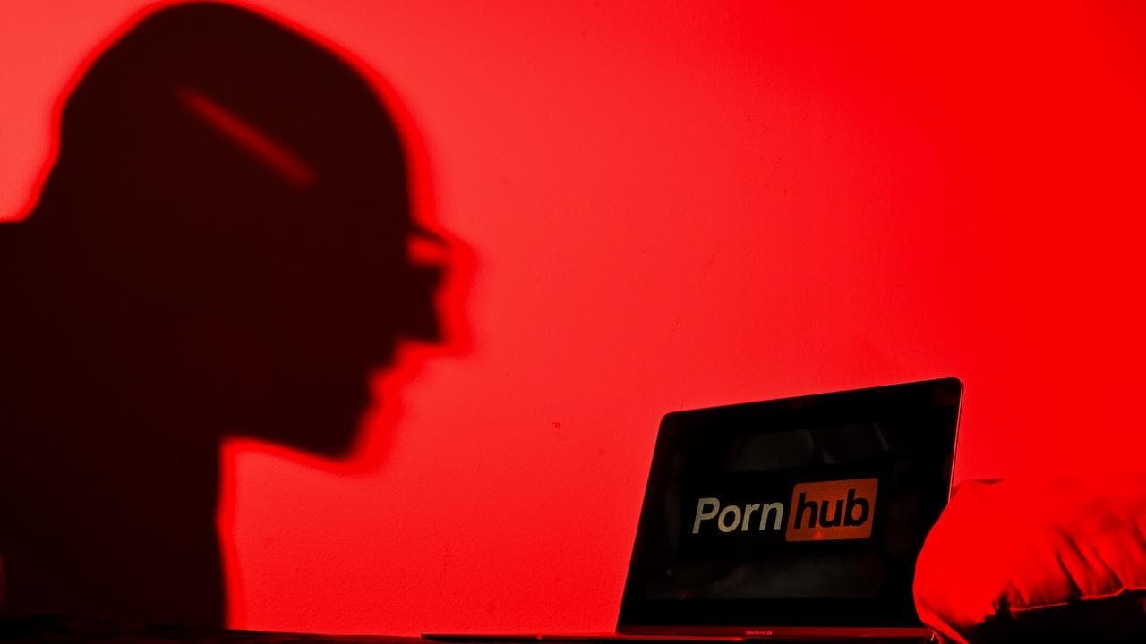 Claim porn sites exempt from social media ban misleads