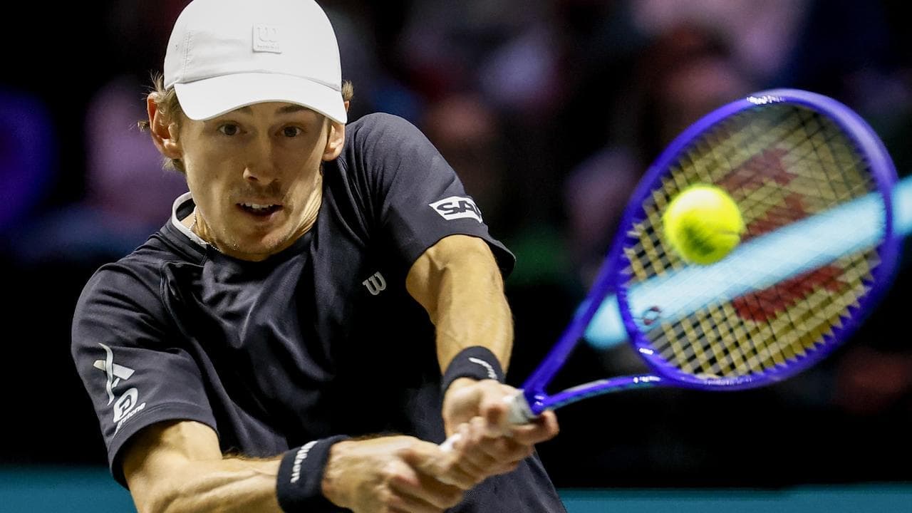 De Minaur downs veteran to move into last eight again