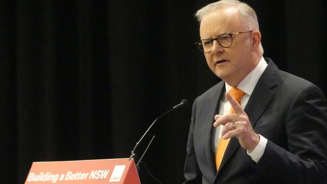 'Can a souffle rise once?' PM attacks Liberal leaders