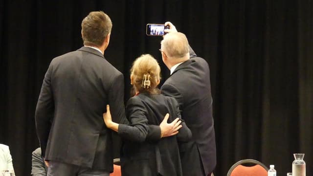 Leaders' love-in amid differences over police actions