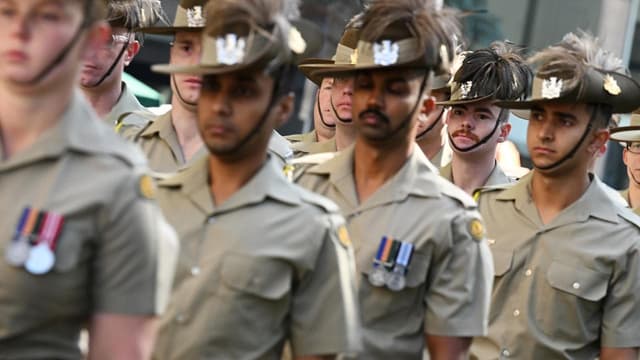Cafes urged to close on Anzac Day long weekend holiday