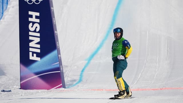 Baff double hopes bomb in Olympic snowboard cross final