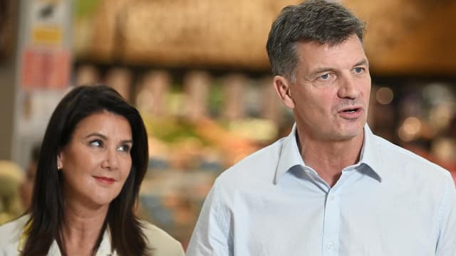 'Shut the door': Liberal leader mulls migration change