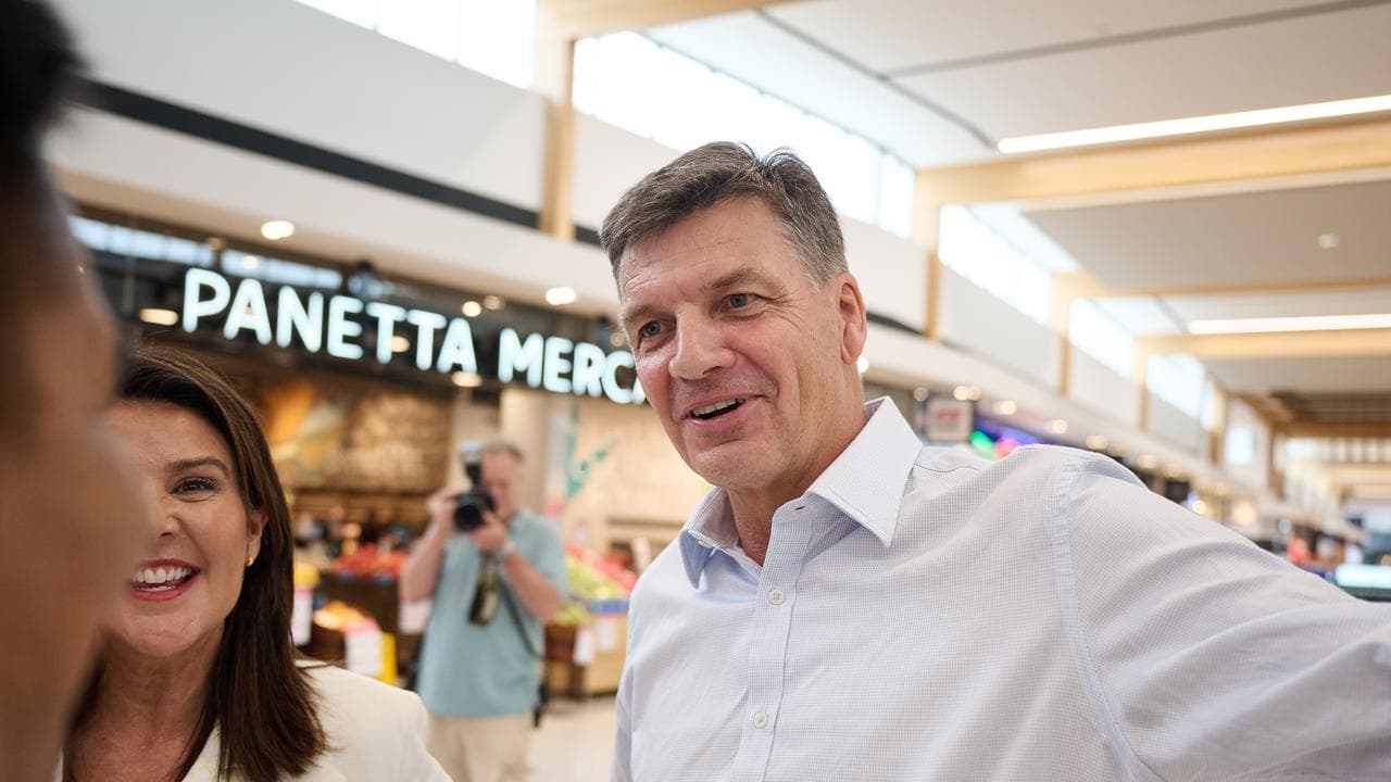 Boost for Liberals in polls as leader mulls front bench