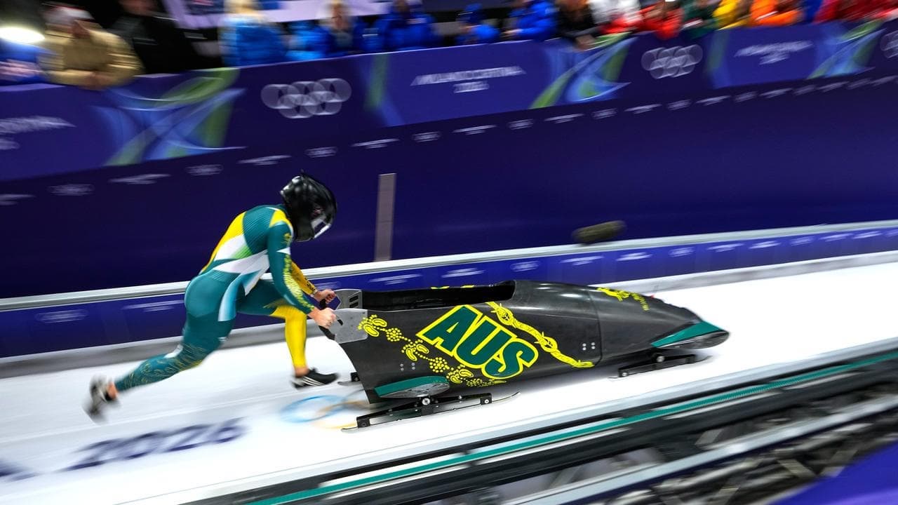 Aussie slider needs miracle to race to historic medal