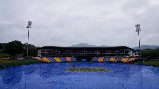 Australia exit World Cup as rain sends Zimbabwe through
