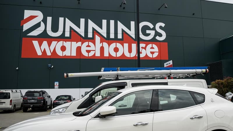 Kmart, Bunnings building as Officeworks stays deskbound