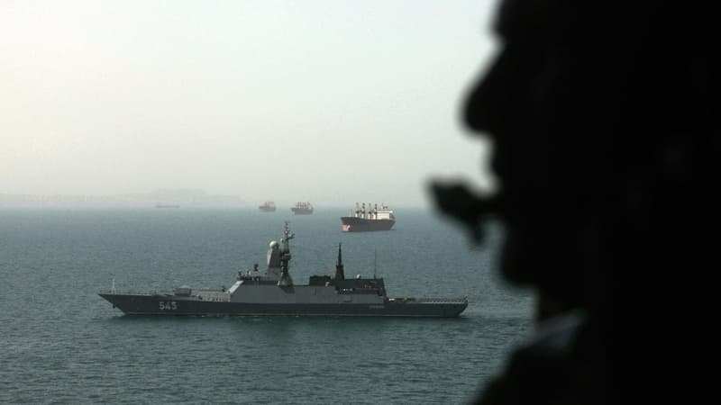 Trump warns Iran, appears to set 10-15 day deadline