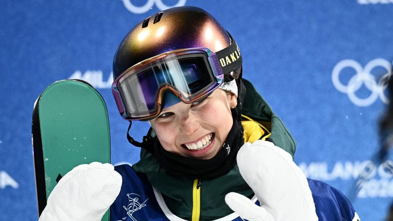Aussie star, 16, soars into Olympic ski halfpipe final