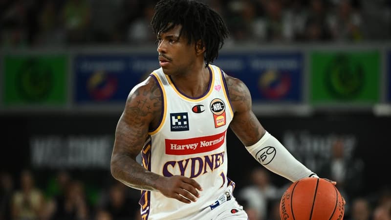 Davis shines as Kings wrap up NBL top spot