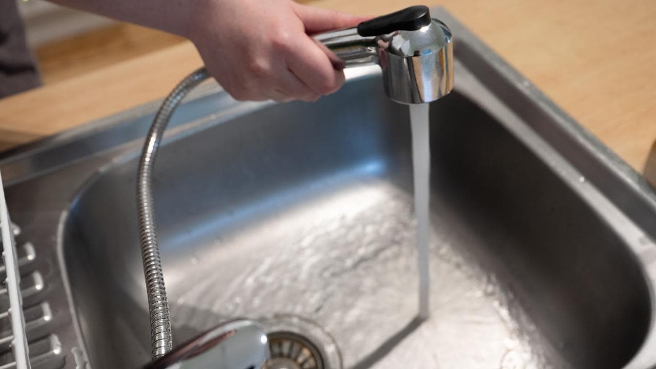 Plumbing supplier's green shoots snipped by rate hike