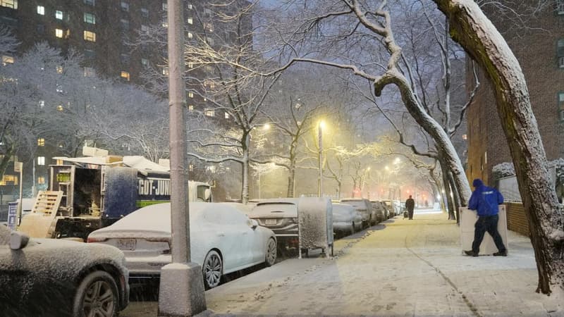 Dangerous blizzard warnings issued for US East Coast