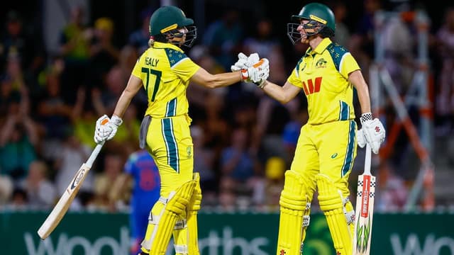 Mooney, Healy star after bowlers shine for Australia