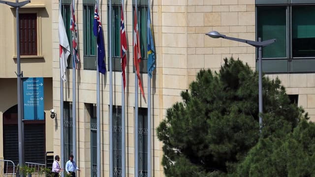 Aust diplomats' families told to leave Israel, Lebanon