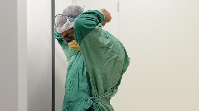 Hospital giant urges insurers to cough up more money