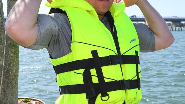 Coroner urges lifejacket reforms after eight deaths