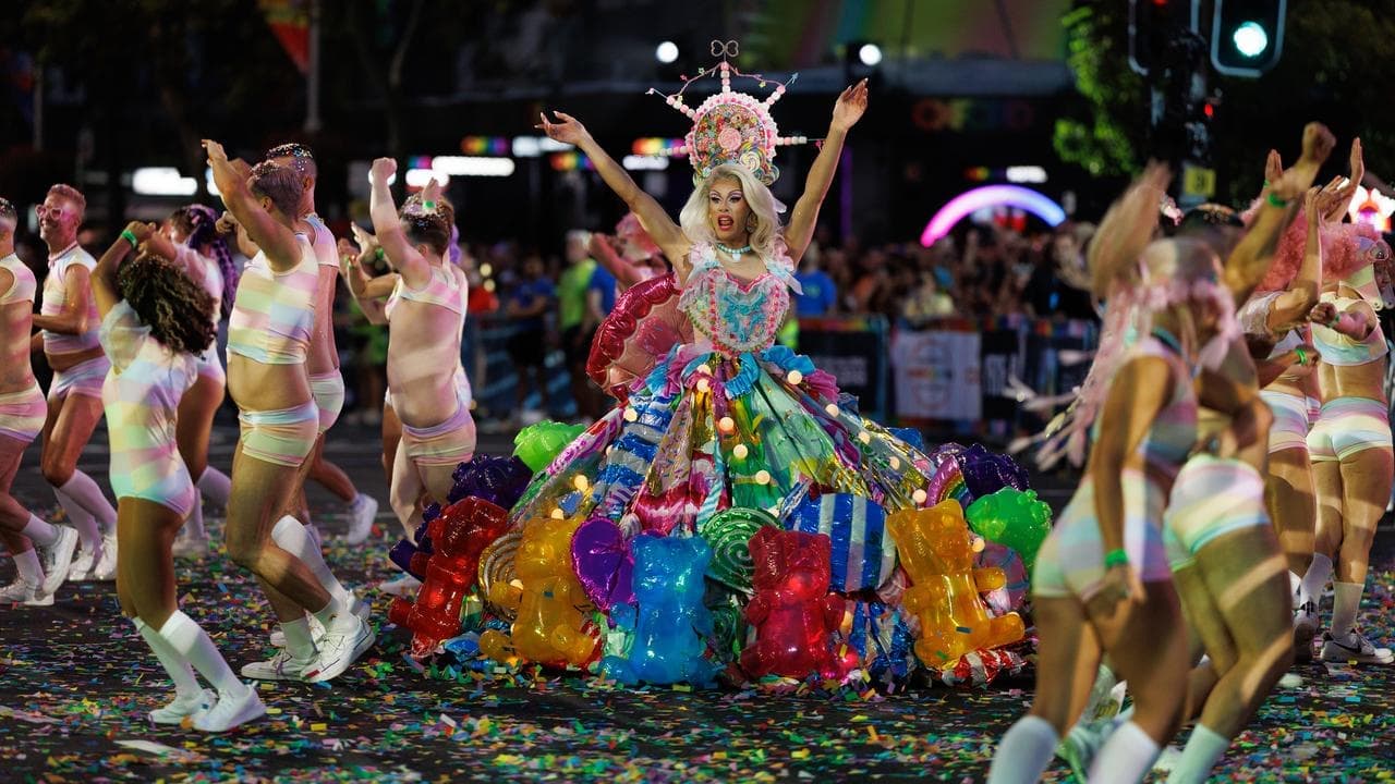 Roars, rainbows and revellers take over Harbour city