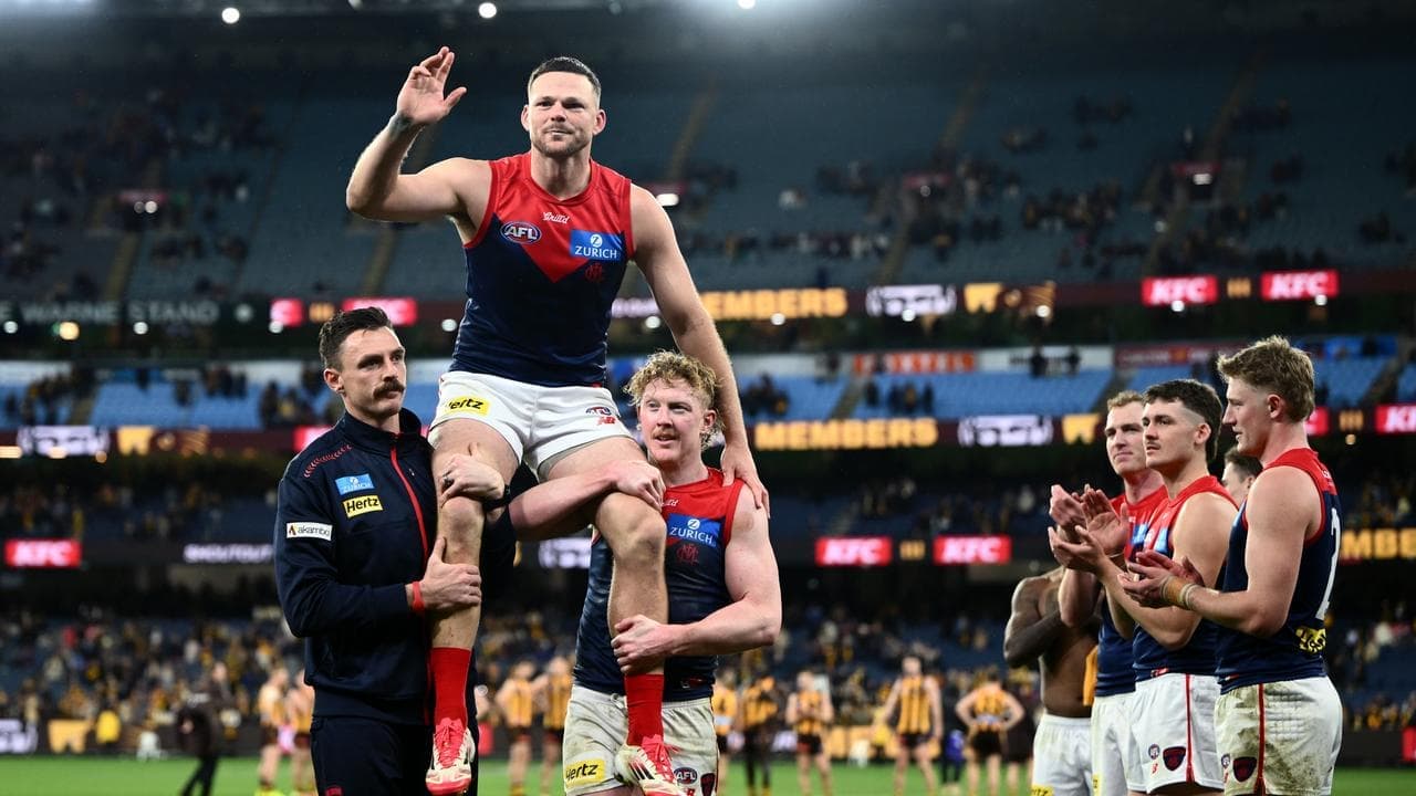 Dees sign replacement for retired premiership defender