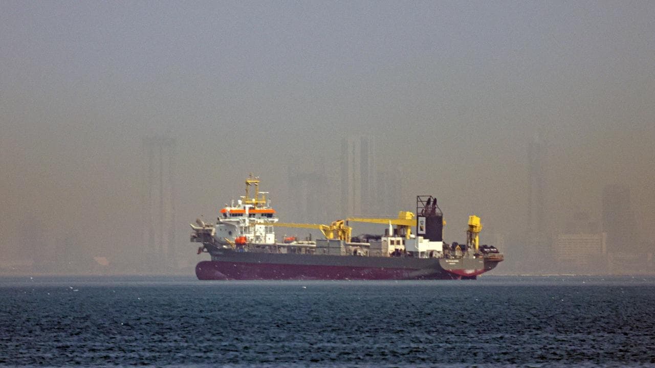 Mid-East refineries and gas fields shut, tankers wait