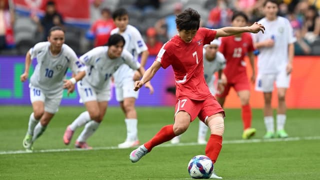 North Korea trounce Uzbekistan in Asian Cup