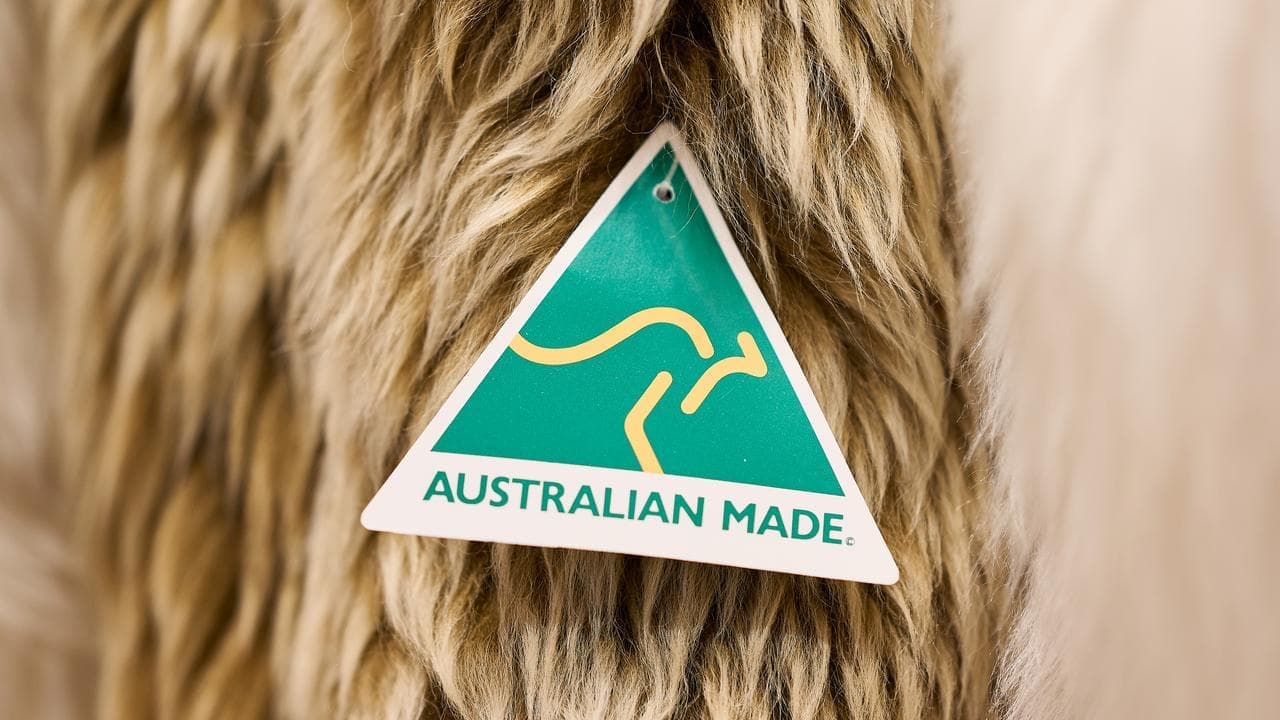 Economic growth accelerates, fuelling rate hike fears