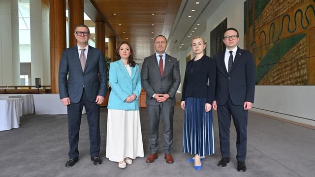 Ukraine MPs urge Australian help for rebuilding efforts