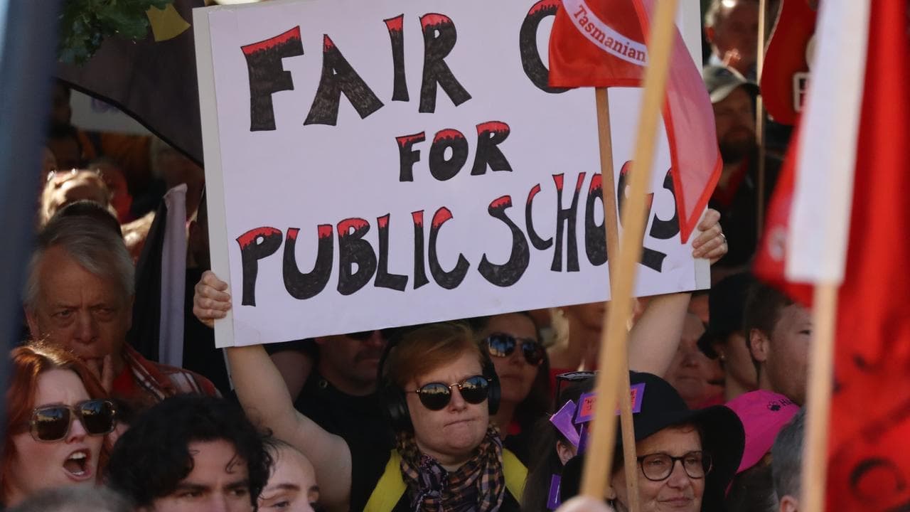 New teachers pay deal offered to end strike threats