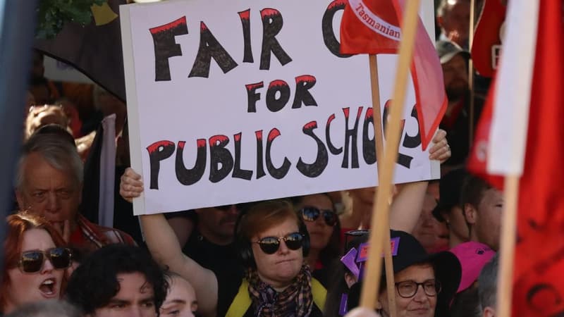 New teachers pay deal offered to end strike threats