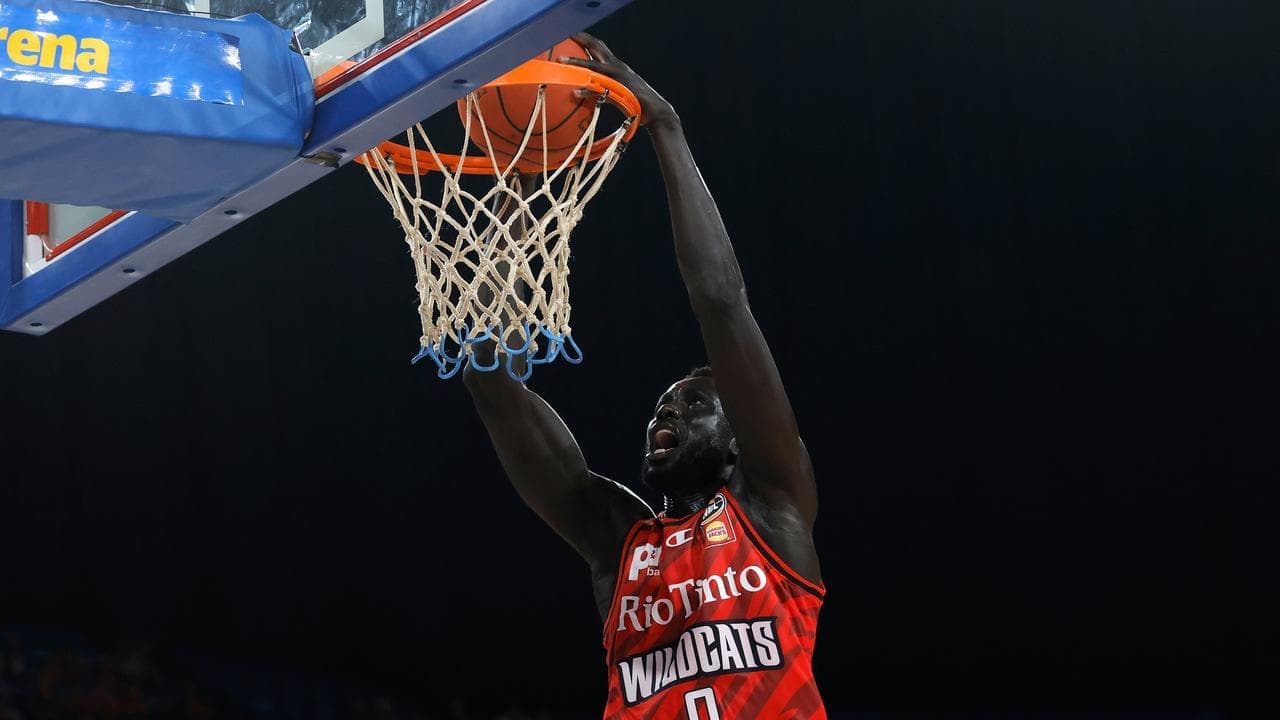 Perth crush Melbourne to book NBL semis berth