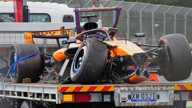 'Sorry' Piastri crashes before home GP, Russell wins