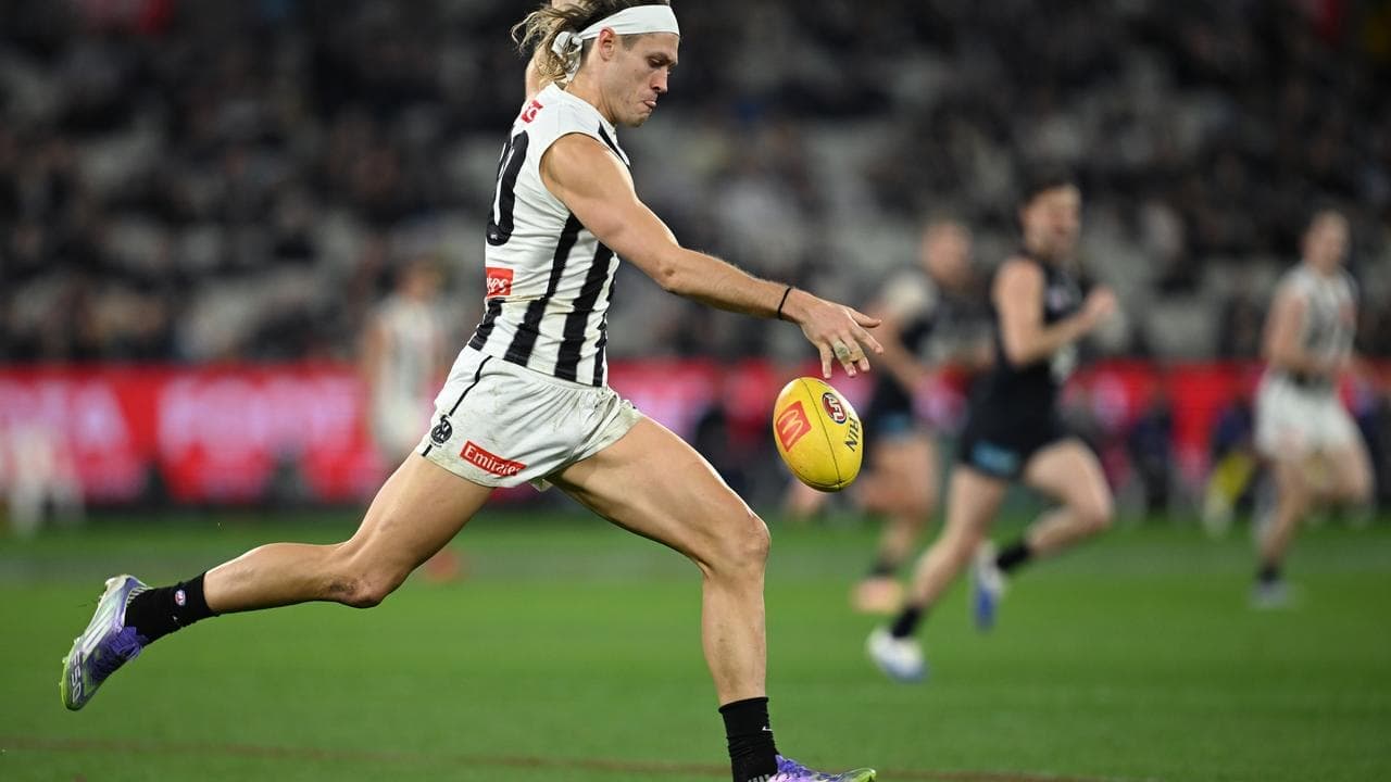 Moore back for Magpies, Dons to blood debutants