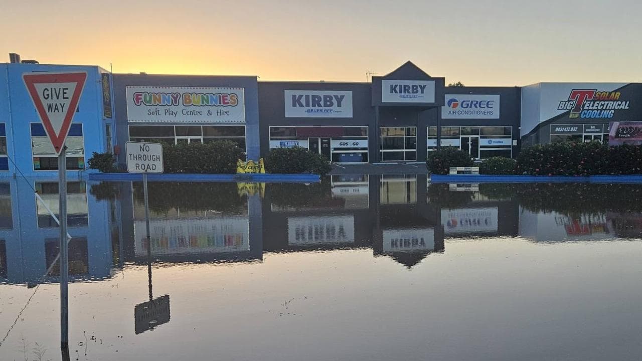 Hundreds flee homes as floodwaters swamp community