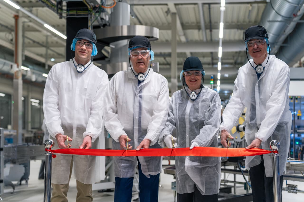CHF ~65 million investment in 2025: Swiss President Guy Parmelin inaugurates new Toblerone production line in Switzerland