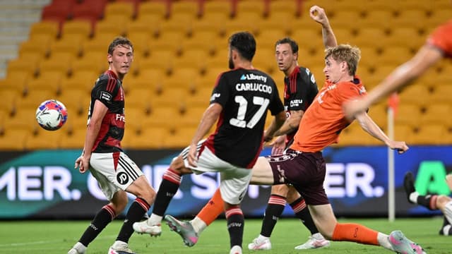 Roar's teenage debutant secures draw with WSW