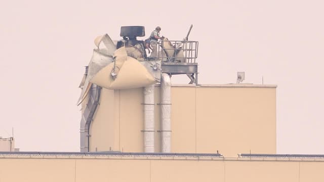 Trump threatens to cripple crucial Iranian oil hub