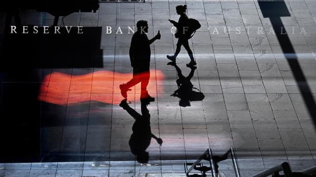 Interest rate hike 'no slam dunk' amid Iran uncertainty